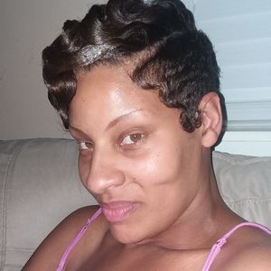 Meet your Posher, Dena